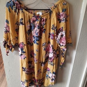 Women's size small blouse